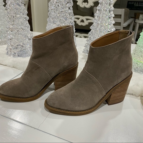 Steve Madden Shrines Booties Block Heel Sz 6 Suede Leather Western gray brown - Picture 3 of 10